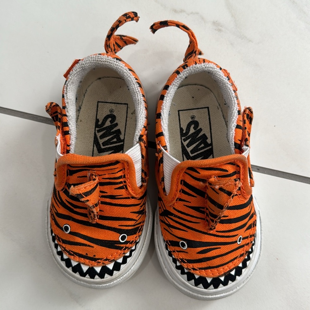 🐅🦈 Vans Slip On Tiger Shark Sneakers Sz 4.5 toddler Shoes